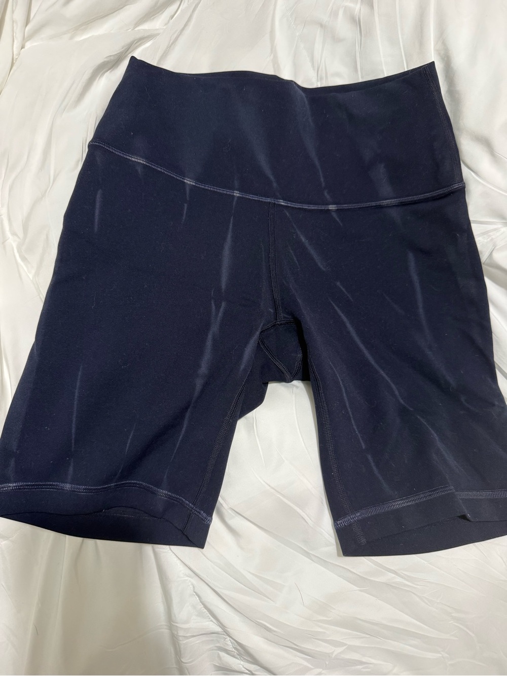 Lululemon size 6 Women’s Biker Shorts Navy